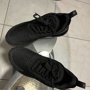 Women’s Black AirMax 270. Size 9